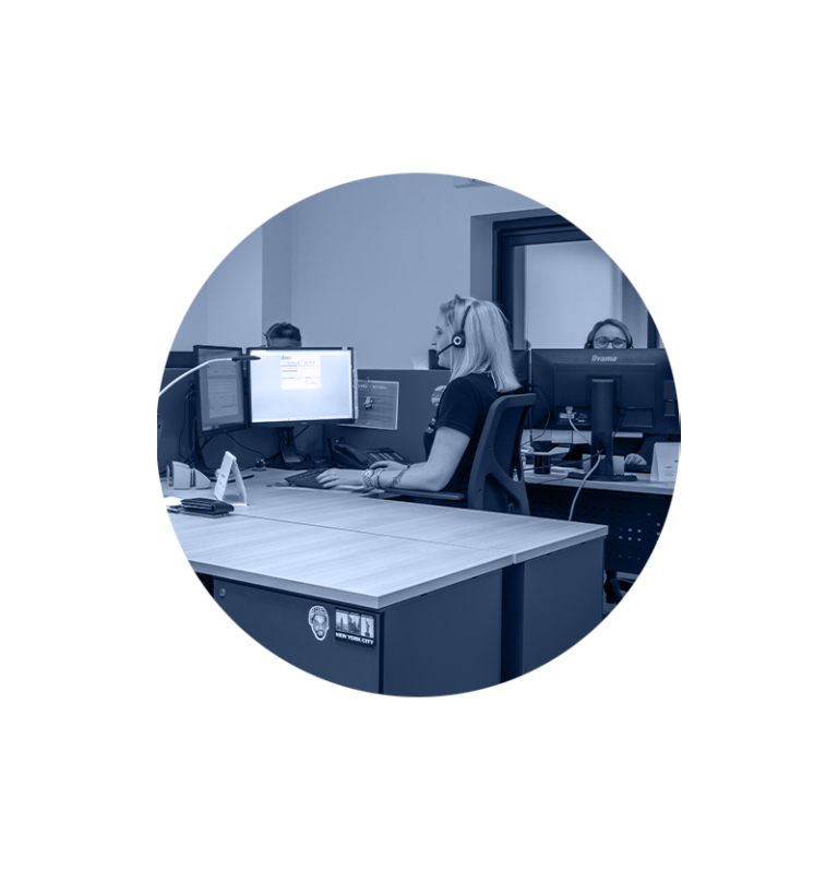 Personne du SAV VSF en train de travailler
